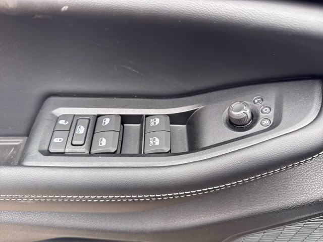 2026 Diamond Black Crystal Pearlcoat Jeep Grand Cherokee L Laredo RWD SUV