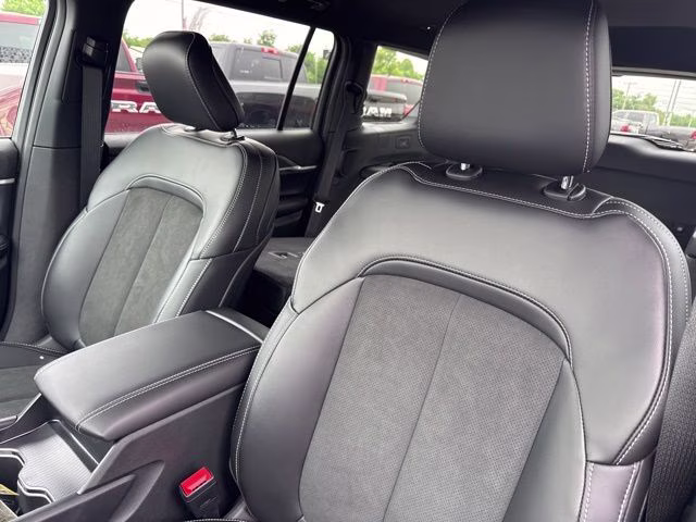 2026 Baltic Gray Metallic Clearcoat Jeep Grand Cherokee L Laredo RWD SUV