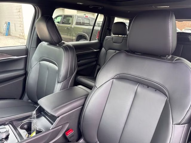 2026 Diamond Black Jeep Grand Cherokee L Limited 4X4 SUV