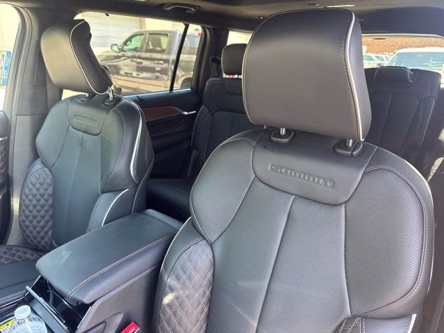 2026 Diamond Black Crystal Pearlcoat Jeep Grand Cherokee L Summit 4X4 SUV