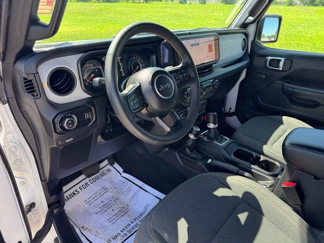 2024 Bright White Clearcoat Jeep Gladiator Sport S 4X4 Truck