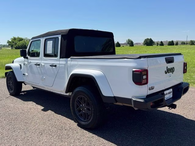 2024 Bright White Clearcoat Jeep Gladiator Sport S 4X4 Truck