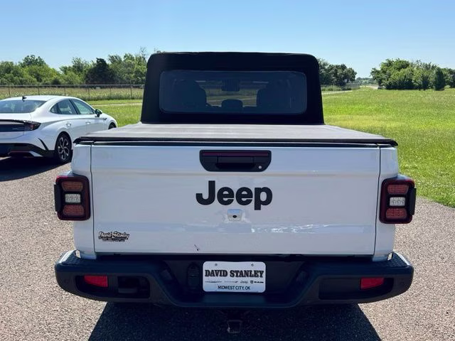2024 Bright White Clearcoat Jeep Gladiator Sport S 4X4 Truck