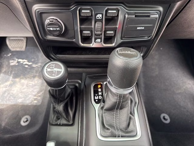 2026 Hydro Blue Pearlcoat Jeep Gladiator Sport 4X4 Truck