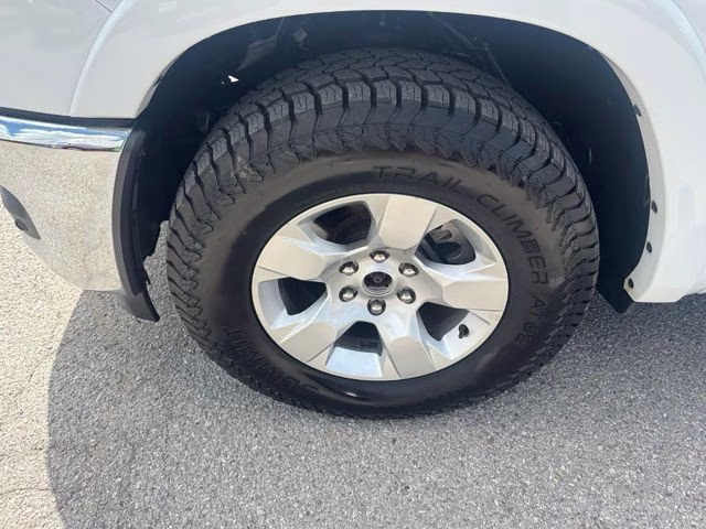 2025 Bright White Clearcoat Ram 1500 Big Horn/Lone Star 4X4 Truck
