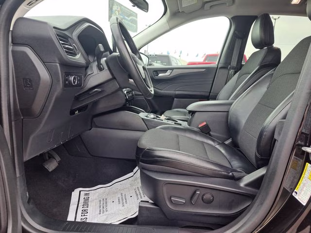 2023 Black Metallic Ford Escape Plug-In Hybrid Base FWD SUV