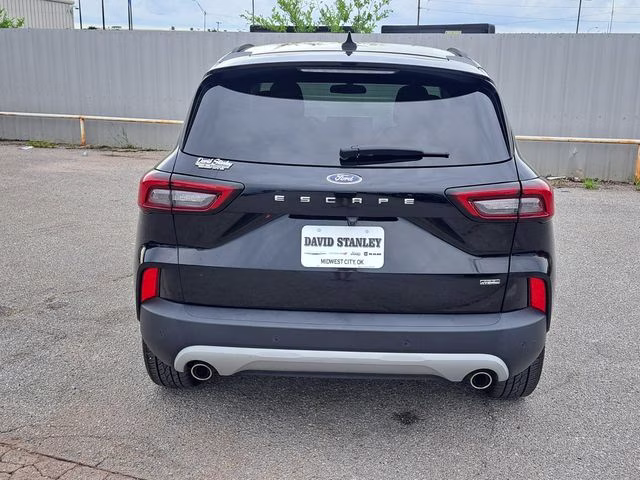 2023 Black Metallic Ford Escape Plug-In Hybrid Base FWD SUV
