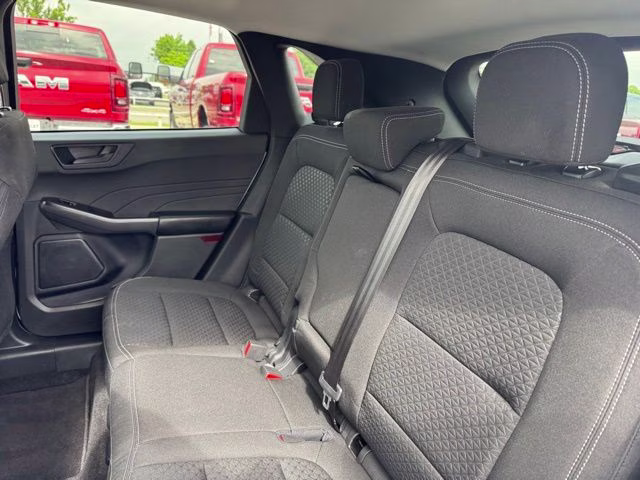 2024 Oxford White Ford Escape Active FWD SUV