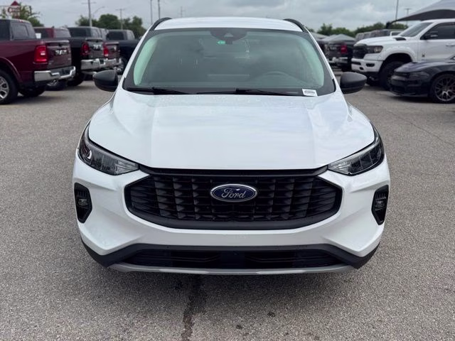 2024 Oxford White Ford Escape Active FWD SUV
