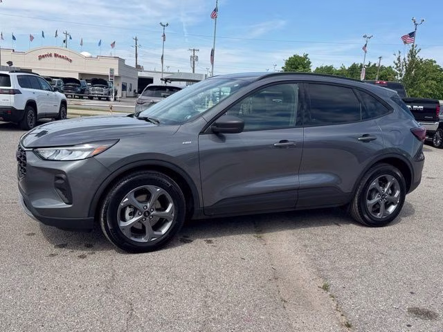 2025 Gray Metallic Ford Escape ST-Line FWD SUV