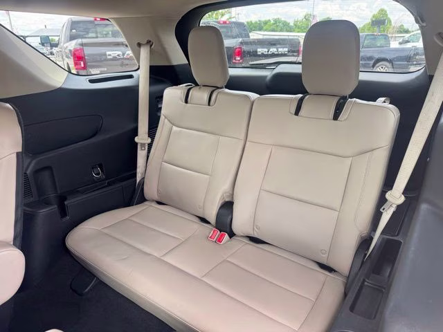 2022 Gray Metallic Ford Explorer XLT RWD SUV