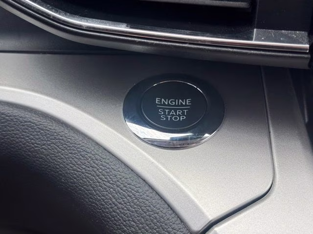 2022 Gray Metallic Ford Explorer XLT RWD SUV