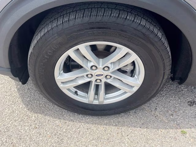 2022 Gray Metallic Ford Explorer XLT RWD SUV