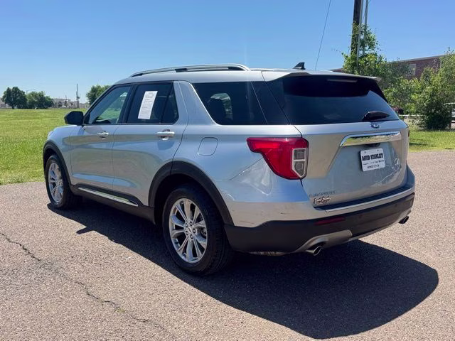 2024 Silver Metallic Ford Explorer Limited RWD SUV