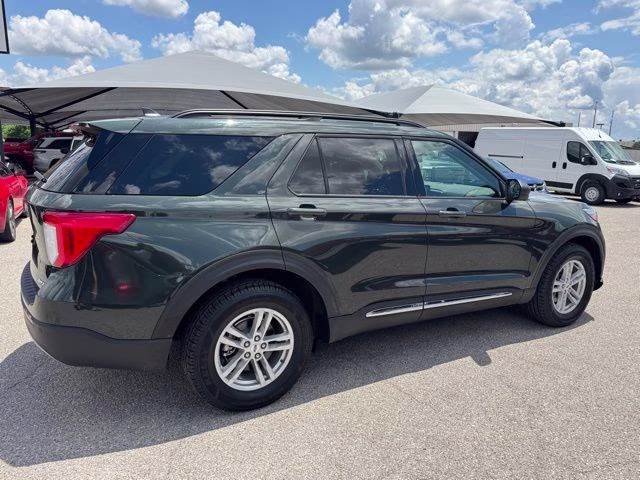 2022 Green Metallic Ford Explorer XLT 4X4 SUV