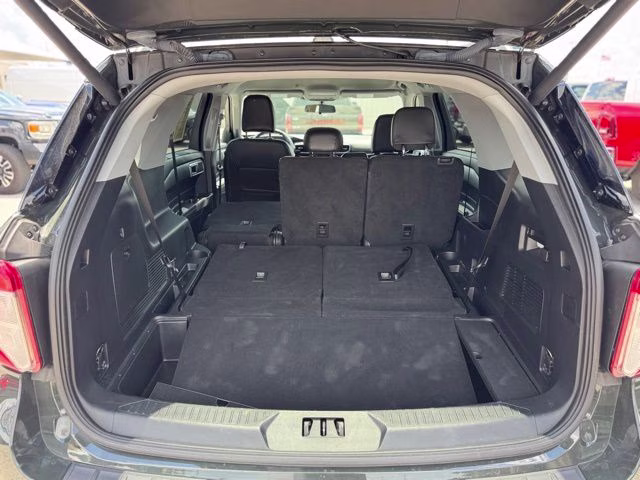 2022 Green Metallic Ford Explorer XLT 4X4 SUV