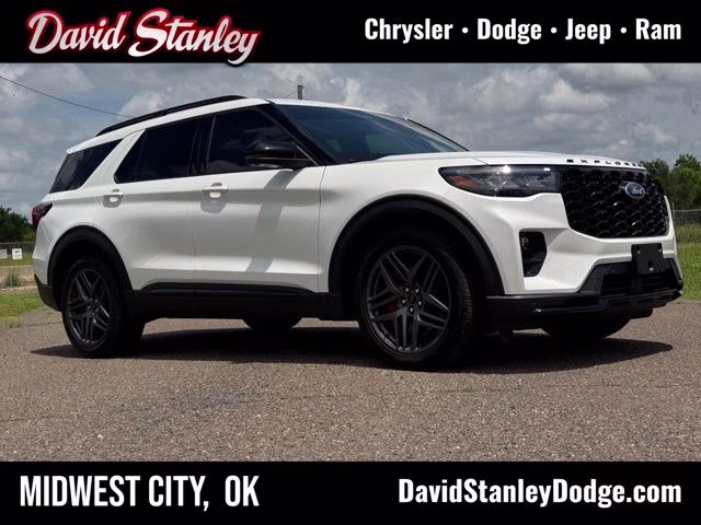 2025 White Metallic Ford Explorer ST 4X4 SUV