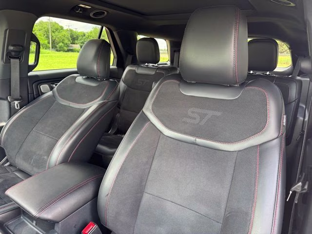 2025 White Metallic Ford Explorer ST 4X4 SUV