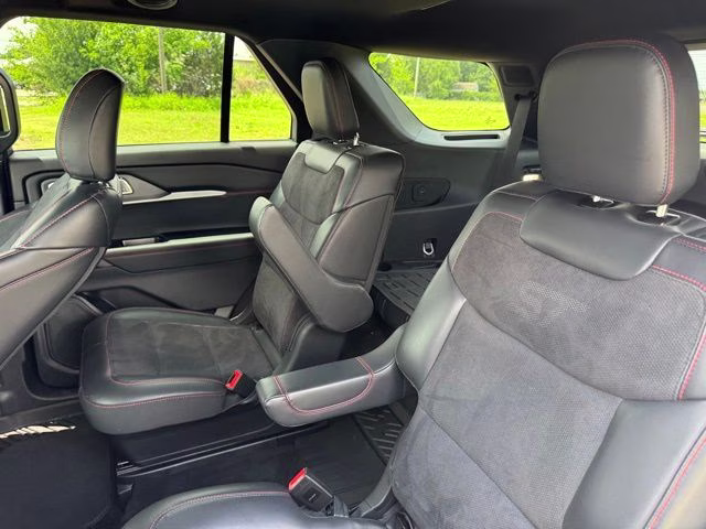 2025 White Metallic Ford Explorer ST 4X4 SUV