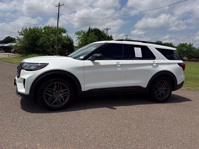 2025 White Metallic Ford Explorer ST 4X4 SUV