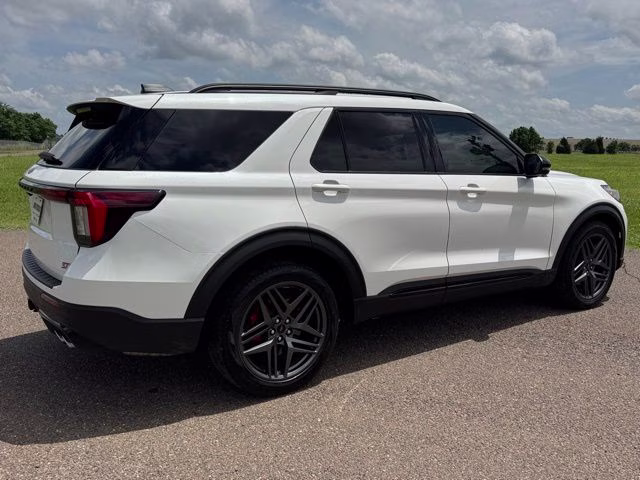 2025 White Metallic Ford Explorer ST 4X4 SUV