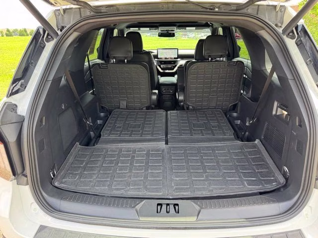 2025 White Metallic Ford Explorer ST 4X4 SUV