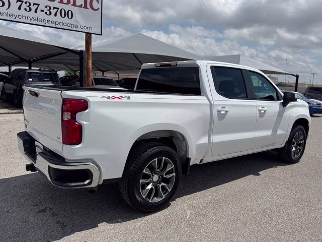 2023 Summit White Chevrolet Silverado 1500 LT 4X4 Truck