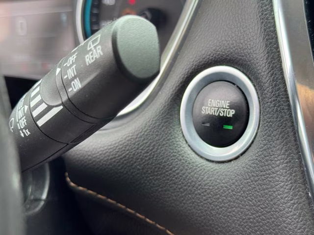2019 Black Metallic Chevrolet Traverse LT FWD SUV