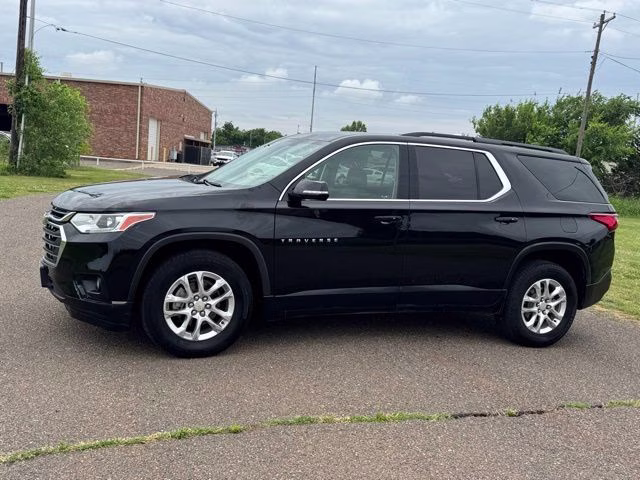 2019 Black Metallic Chevrolet Traverse LT FWD SUV