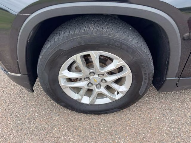 2019 Black Metallic Chevrolet Traverse LT FWD SUV
