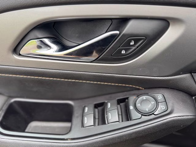 2019 Black Metallic Chevrolet Traverse LT FWD SUV