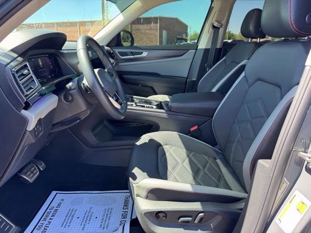 2024 Pure Gray Volkswagen Atlas 2.0T Peak Edition SE w/Technology AWD SUV