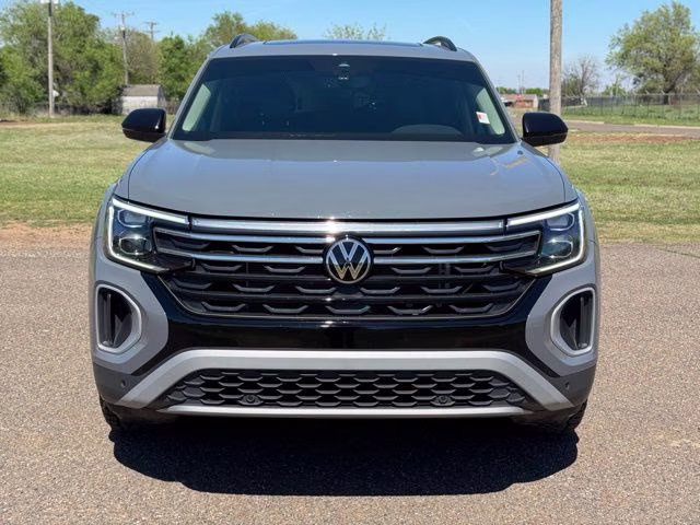 2024 Pure Gray Volkswagen Atlas 2.0T Peak Edition SE w/Technology AWD SUV