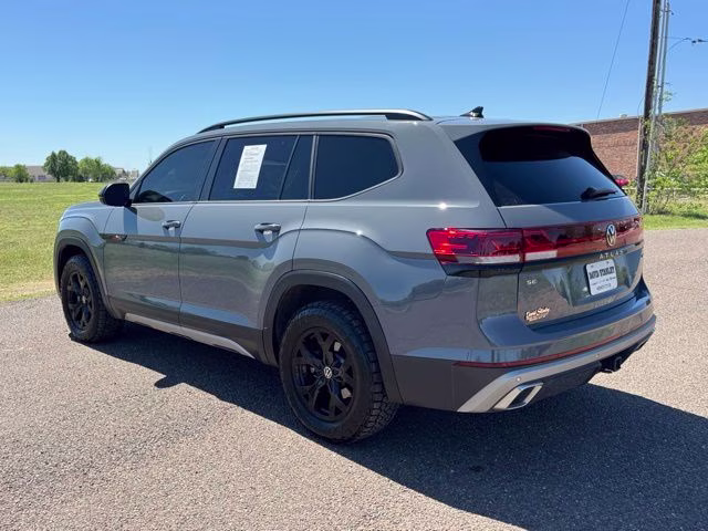 2024 Pure Gray Volkswagen Atlas 2.0T Peak Edition SE w/Technology AWD SUV