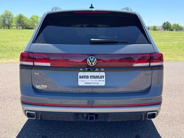 2024 Pure Gray Volkswagen Atlas 2.0T Peak Edition SE w/Technology AWD SUV