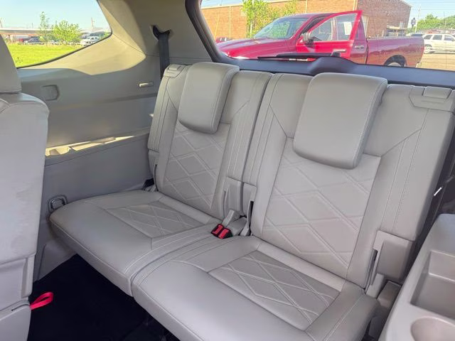 2025 Deep Black Pearl Volkswagen Atlas 2.0T SE FWD SUV