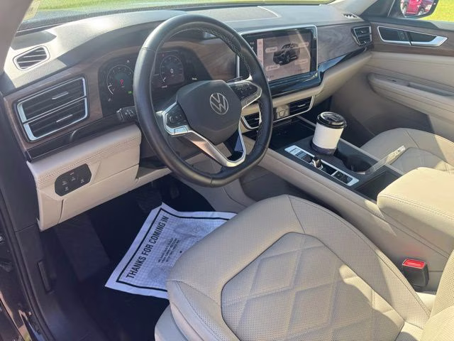 2025 Deep Black Pearl Volkswagen Atlas 2.0T SE FWD SUV