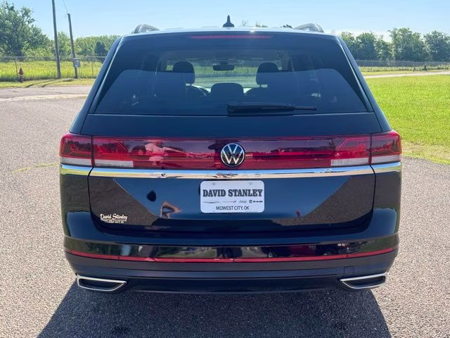 2025 Deep Black Pearl Volkswagen Atlas 2.0T SE FWD SUV