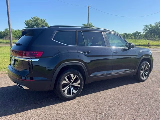 2025 Deep Black Pearl Volkswagen Atlas 2.0T SE FWD SUV
