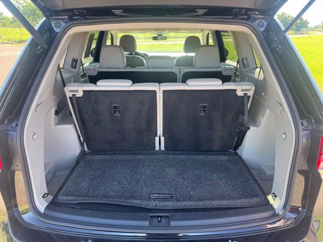 2025 Deep Black Pearl Volkswagen Atlas 2.0T SE FWD SUV