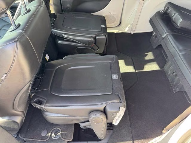 2024 Bright White Clearcoat Chrysler Pacifica Touring L FWD Van