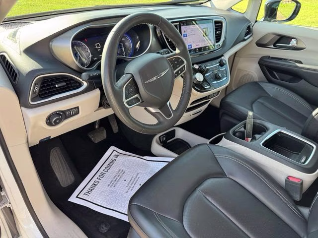 2024 Bright White Clearcoat Chrysler Pacifica Touring L FWD Van