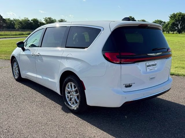 2024 Bright White Clearcoat Chrysler Pacifica Touring L FWD Van