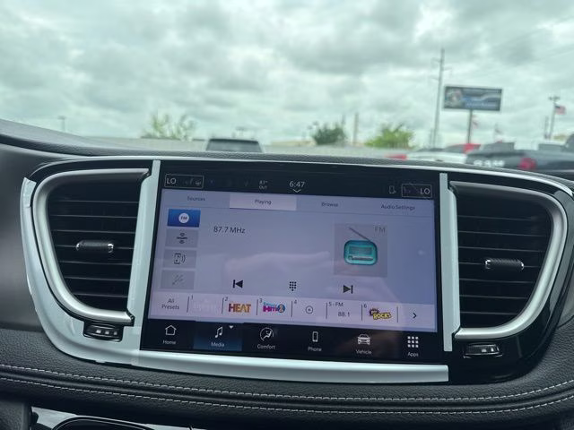 2027 Diamond Chrysler Pacifica Select FWD Van