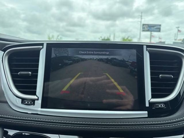 2027 Diamond Chrysler Pacifica Select FWD Van