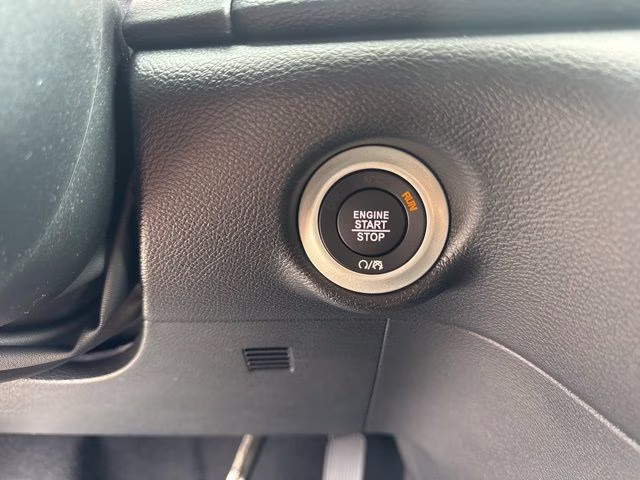 2027 Diamond Chrysler Pacifica Select FWD Van