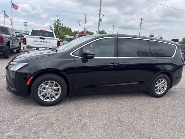 2027 Diamond Chrysler Pacifica Select FWD Van