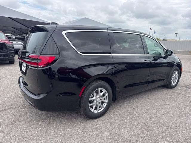 2027 Diamond Chrysler Pacifica Select FWD Van