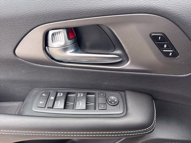2027 Diamond Chrysler Pacifica Select FWD Van
