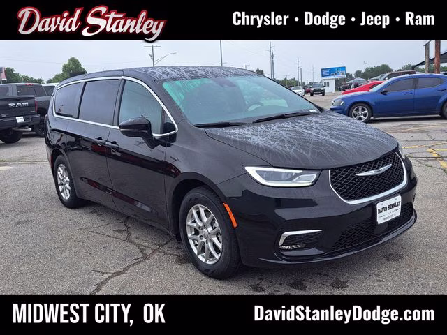 2025 Diamond Black Chrysler Pacifica Select FWD Van